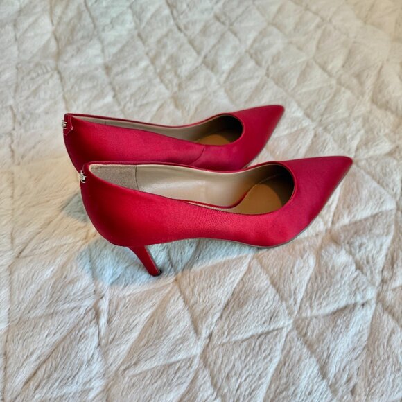 Sam Edelman Kitten Pump Shoes - Satin Red- Size 5.5 - Picture 3 of 15